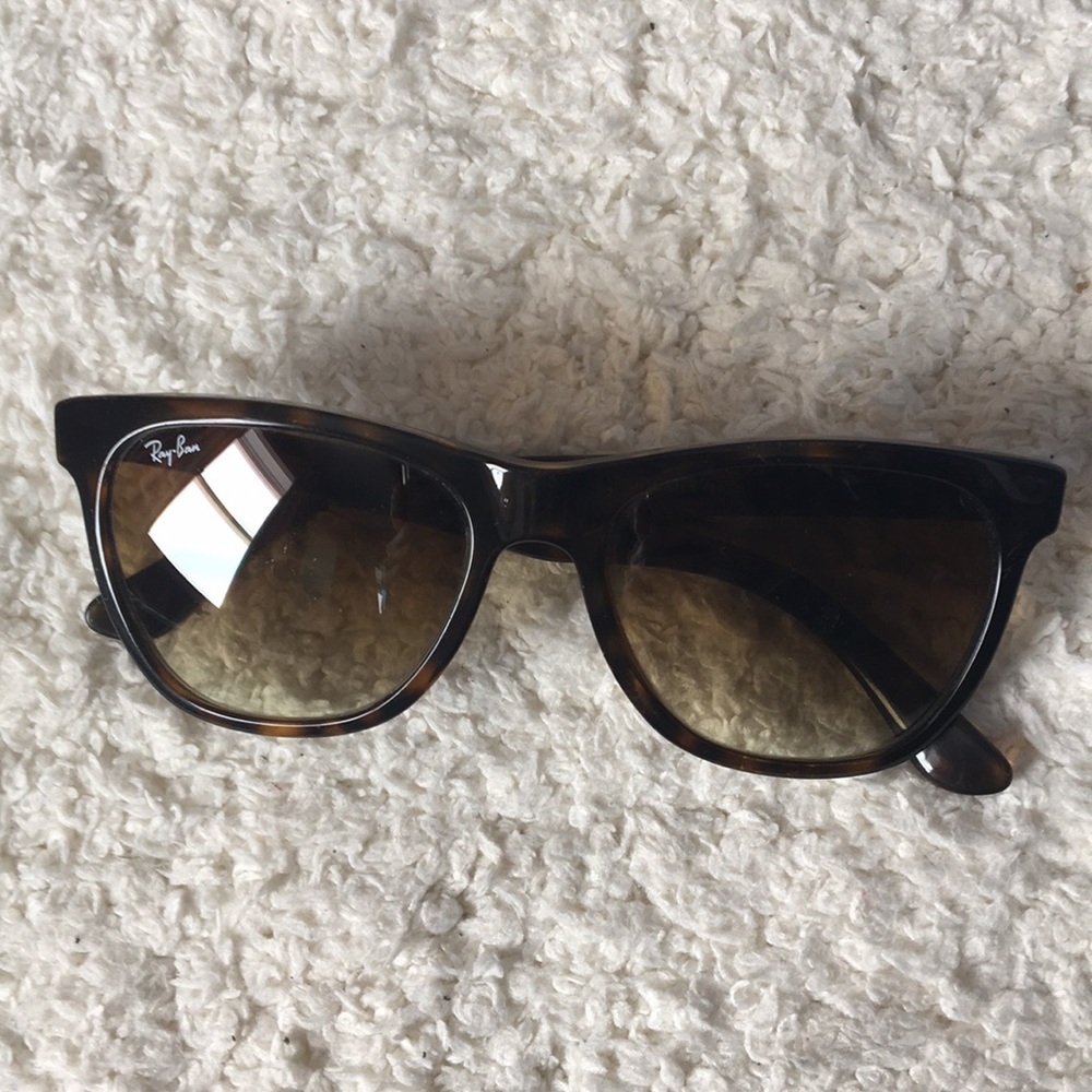 Ray Ban Sunglasses RB4184 710/51